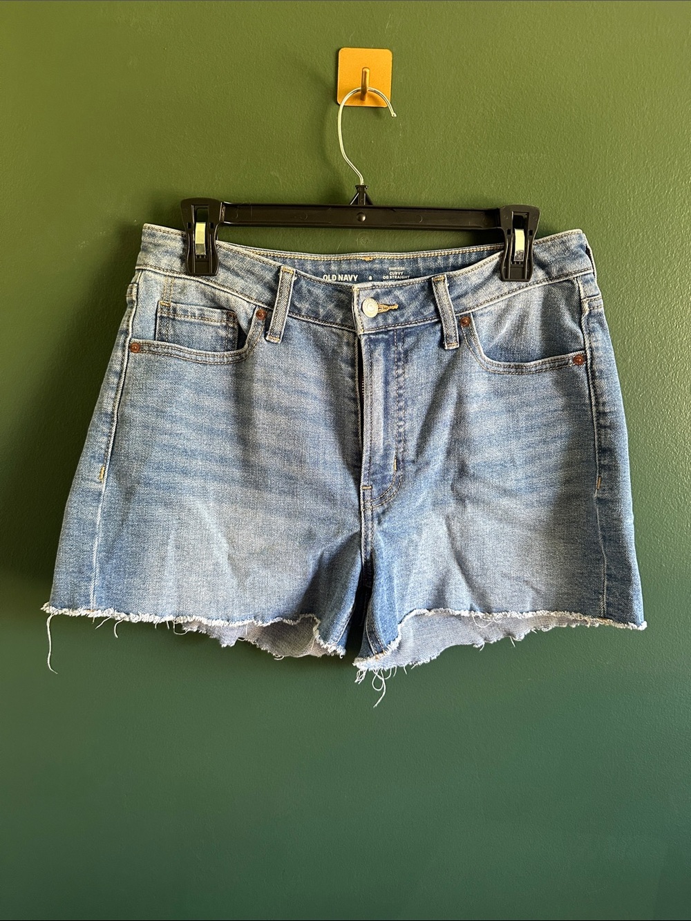 Old Navy High-Rise Curvy OG Straight Denim Shorts Size 8